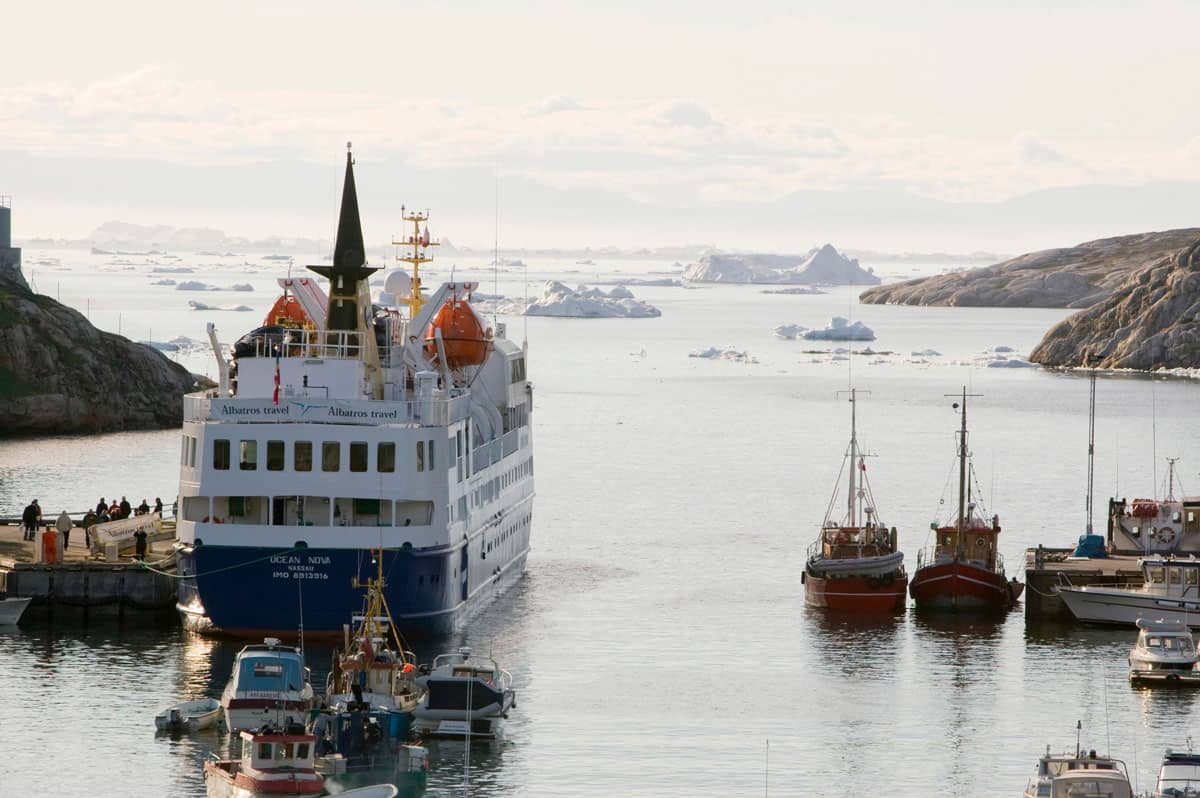 wwf-at_Kreuzfahrtschiff_Hafen_Ilulissat_Groenland_1200x800(c)Global Warming Images / WWF Kreuzfahrtschiff im Hafen von Ilulissat auf Grönland