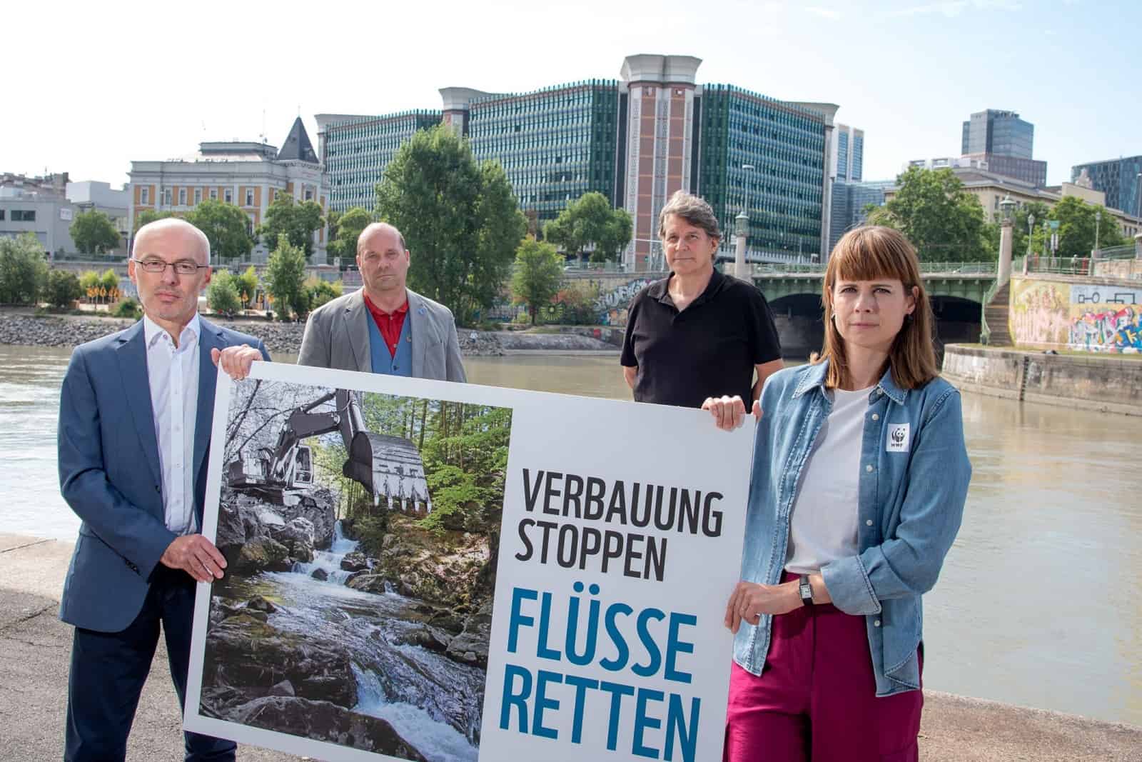 v.l.: Franz Maier (Umweltdachverband), Herbert Formayer (BOKU Wien), Steven Weiss (Universität Graz), Hanna Simons (WWF Österreich)