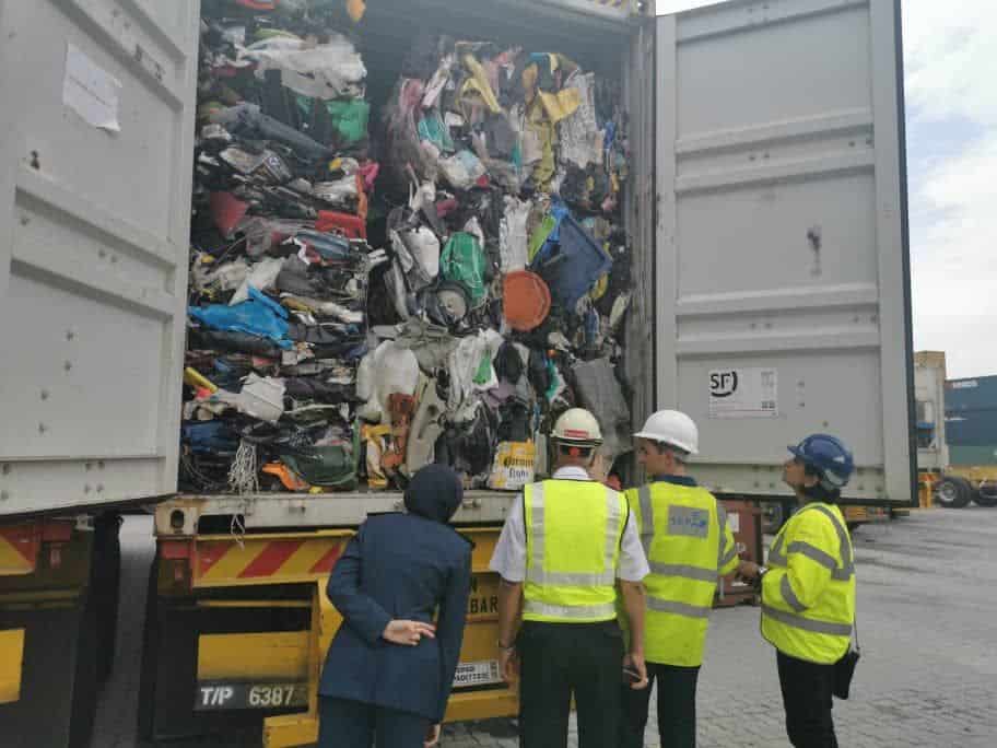Plastikmüll-Kontrollen in Malaysien