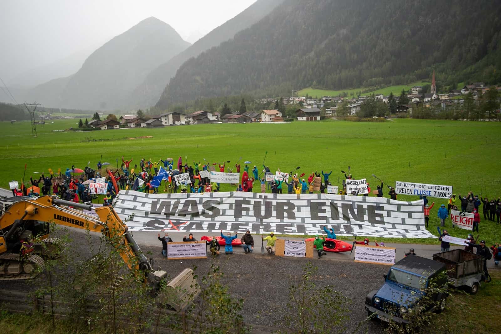 Protestaktion für freie Flüsse in Tumpen, Ötztal