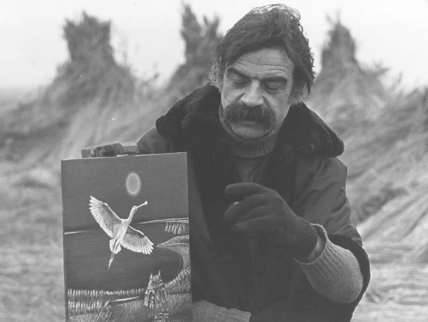 Der Künstler Gottfried Kumpf mit seinem legendären Bild "Löffler über der Langen Lacke" in den 1980er Jahren