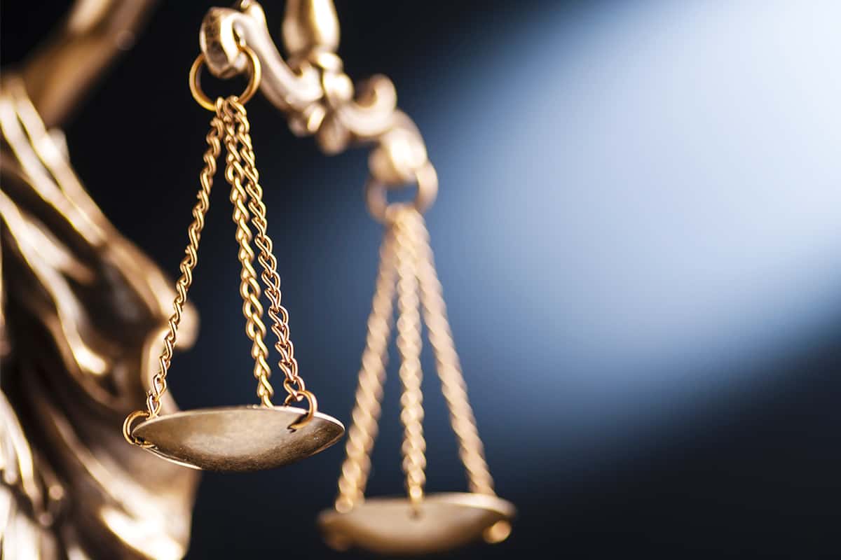 Close-up einer Waage der Justiz © AdobeStock / sergign Close-up einer Waage der Justiz