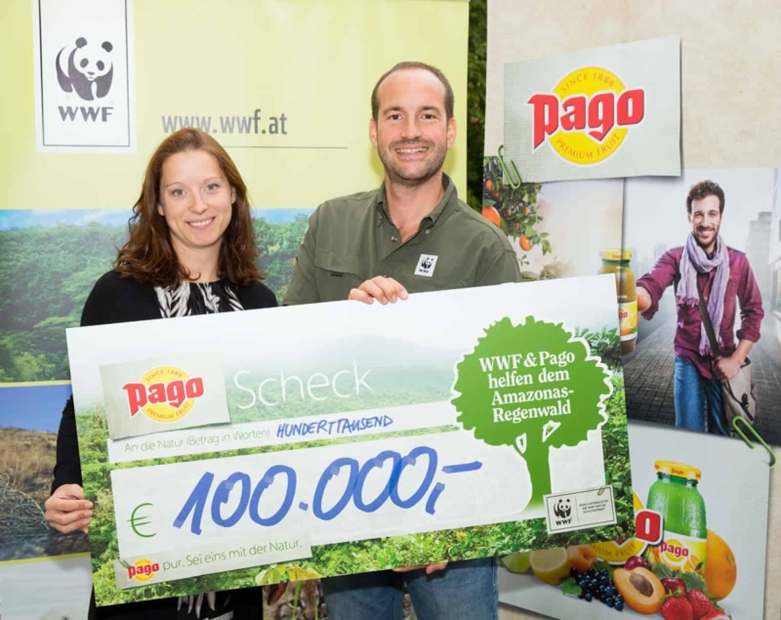 Spendenscheck Übergabe an den WWF