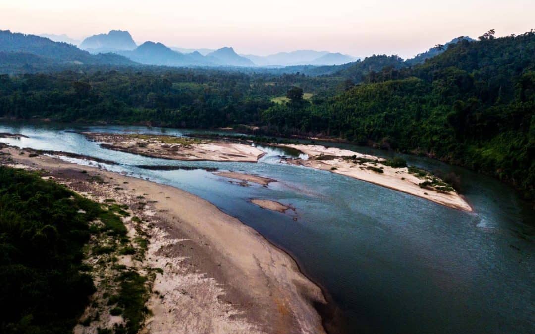 asiatische Flusslandschaft