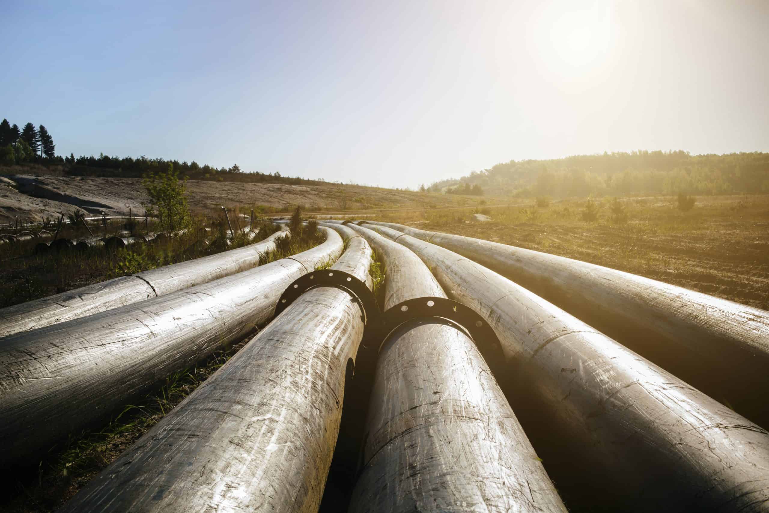 Kilometerlange Erdgas-Pipelines versorgen uns mit fossilem Gas aus dem Ausland © AdobeStock