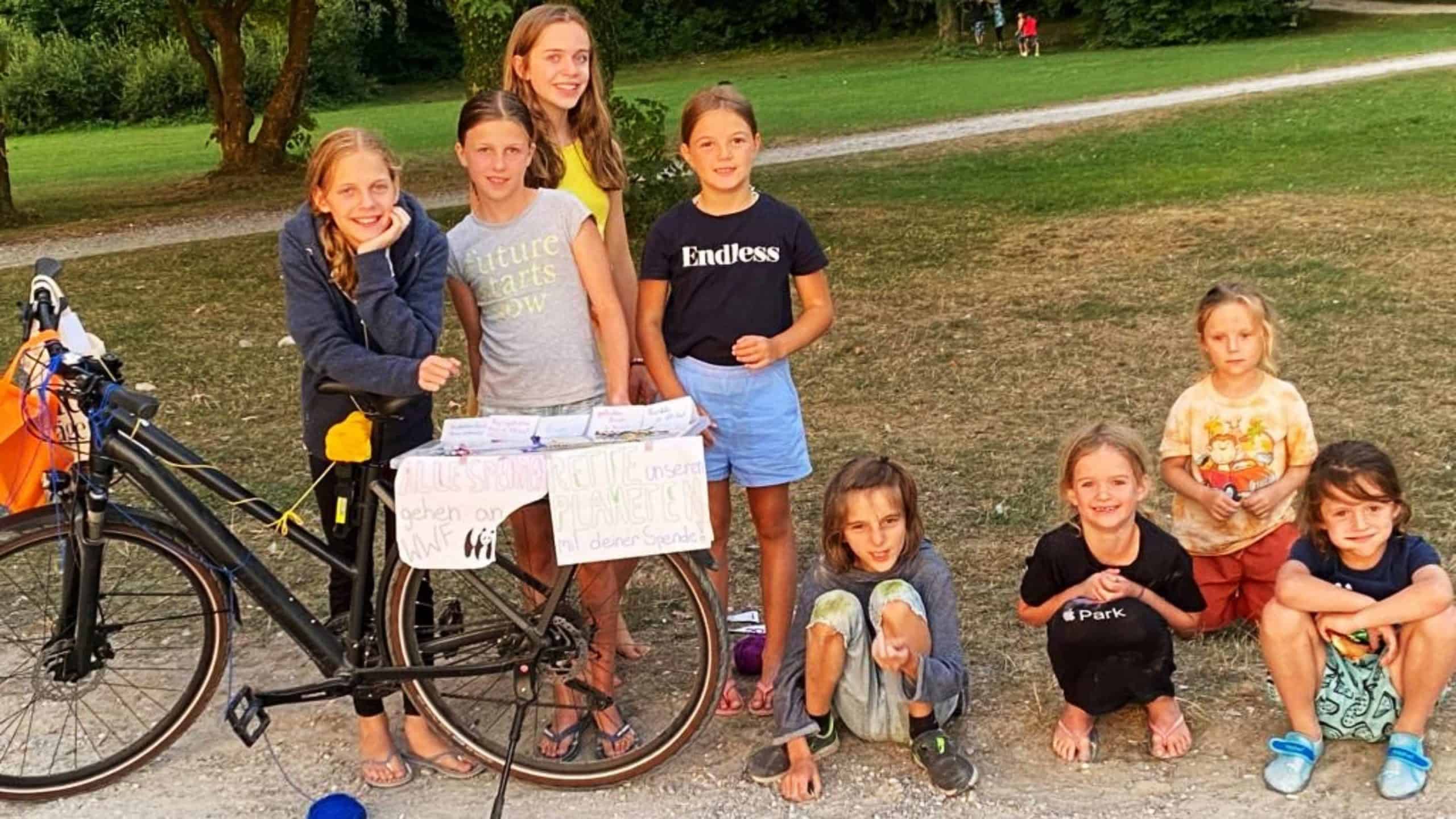 Radeln-fuer-den-Regenwald(c)privat Spendenstand der Gymnasiastinnen Boerhaavegasse