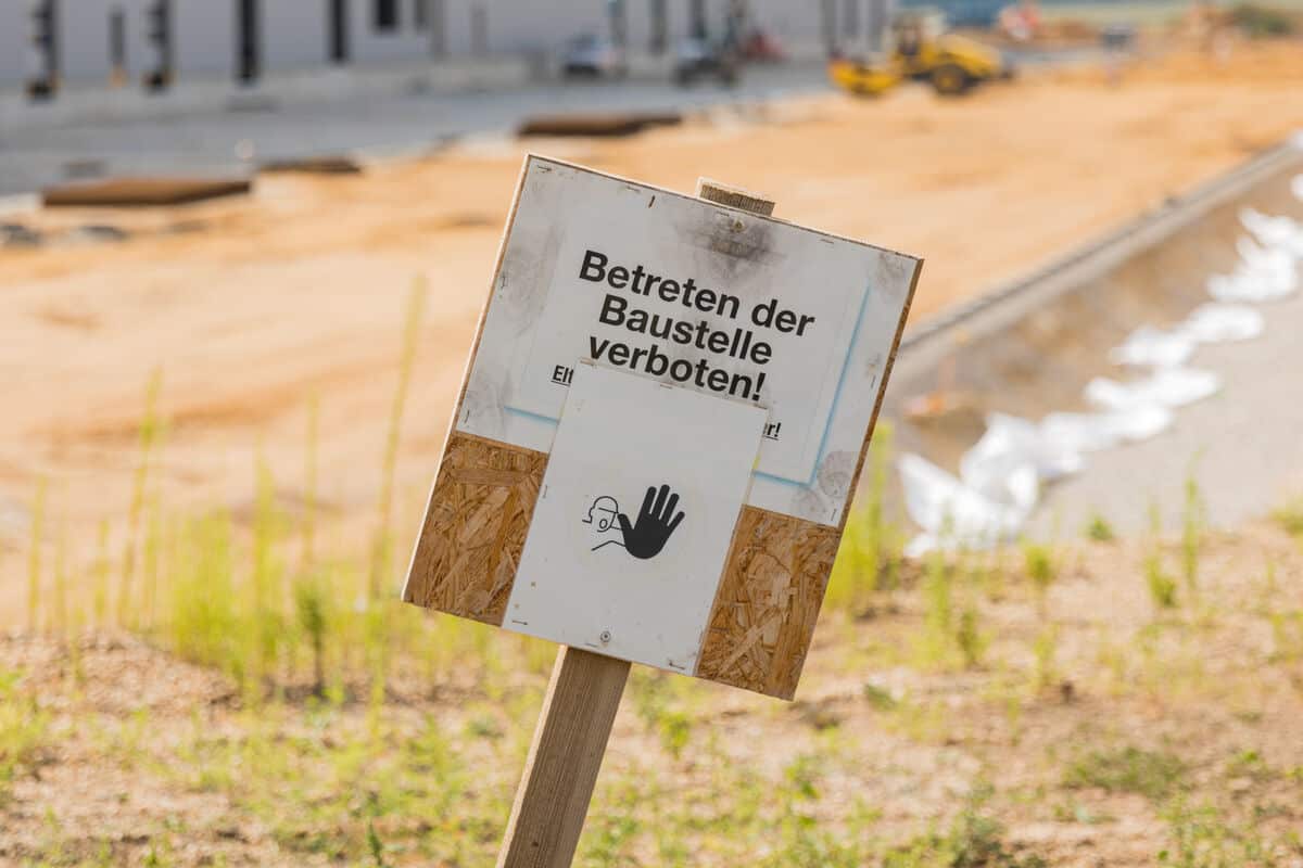 Flaechenverbrauch_Moebellager Baustelle_© Christian Lendl (37)